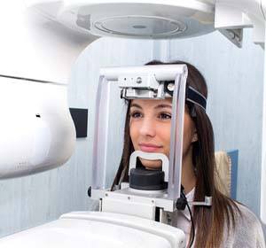 woman getting a 3D CT scan